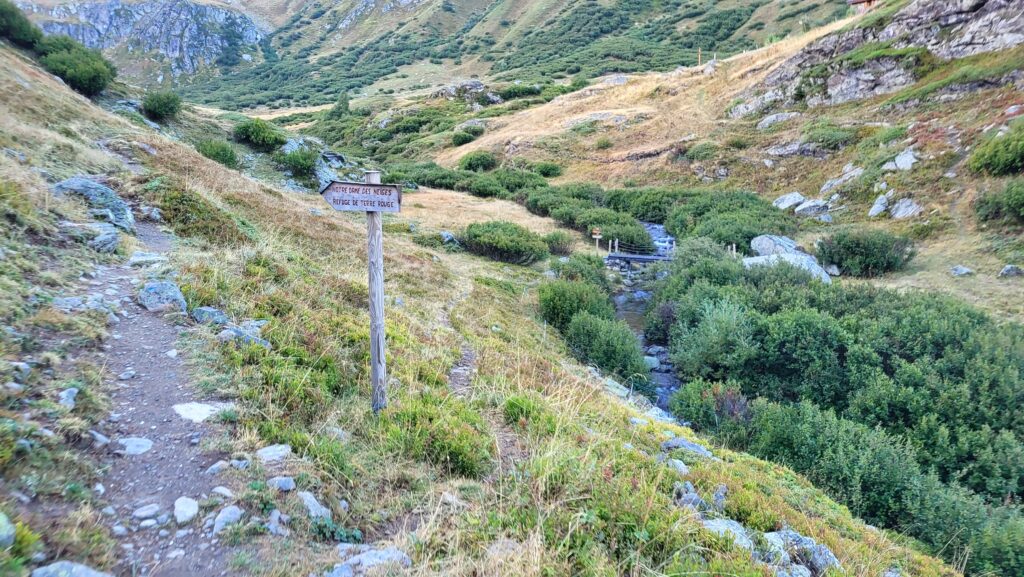 Vers le refuge de Terre Rouge